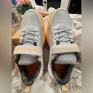 NEW Under Armour Boys running shoes. Size 2. Grey & orange, elastic laces